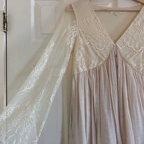 Linen and lace BaeVely dress small - Picture 2 of 2